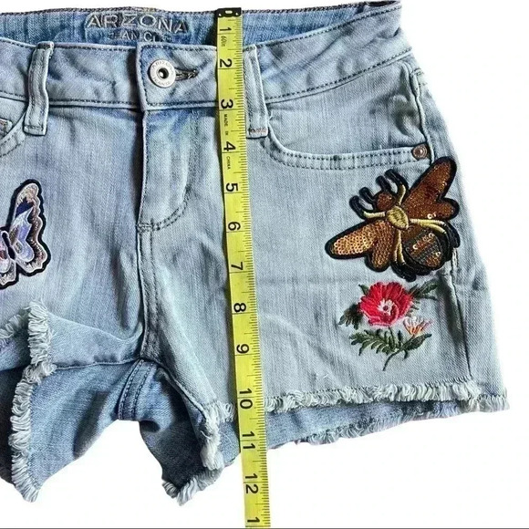 Juniors Arizona Jean Co Shortie Distressed Floral Cut-off Shorts Size 1 - Picture 5 of 10